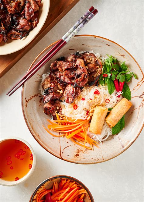 bun-thit-nuong-vietnamese-grilled-pork-with-rice-noodles image