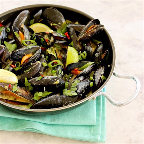 thai-green-curry-mussels-the-petite-cook image
