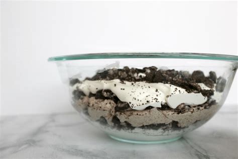 how-to-make-a-heavenly-chocolate-oreo-cream-dessert image