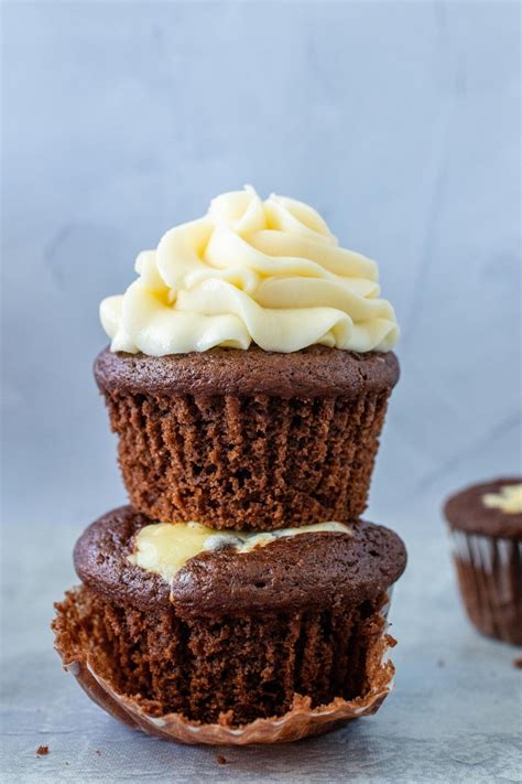 cheesecake-chocolate-cupcakes-super-moist image