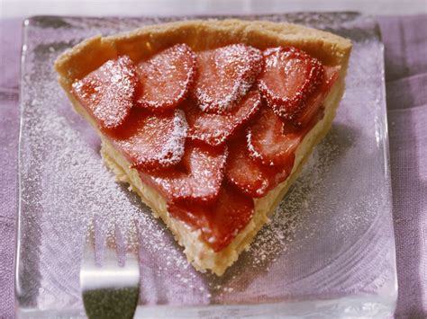strawberry-cake-with-marsala-sabayon-recipe-eat image