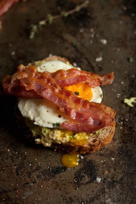 30-second-poached-egg-on-smashed-avo-and-rye-toast image