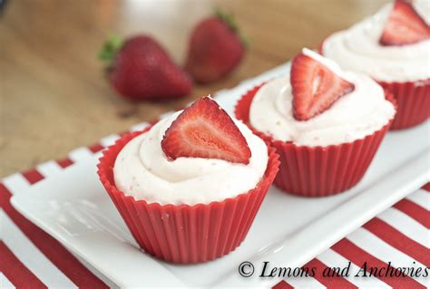 sprinkles-strawberry-cupcakes-with-strawberry-cream image