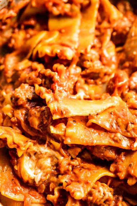 easy-skillet-lasagna-recipe-30-minutes-one-pot image