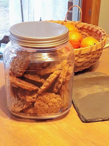 food-friday-vanishing-oatmeal-raisin-cookies image