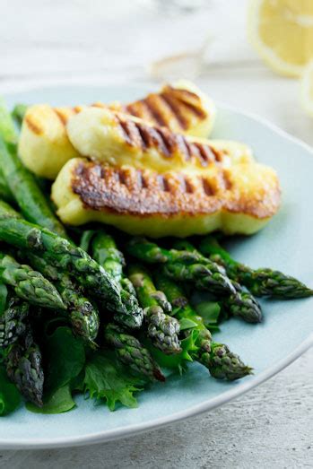 grilled-asparagus-salad-with-haloumi-simply-delicious image