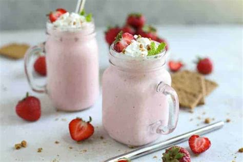 strawberry-cheesecake-smoothie-the-real-food-dietitians image