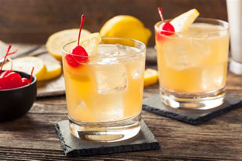 how-to-make-a-whiskey-sour-classic-whiskey-sour image