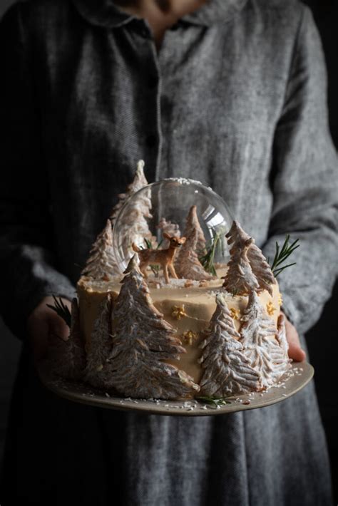 dulce-de-leche-gingerbread-snow-globe-cake-twigg image