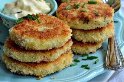 potato-croquettes-with-aioli-dipping-sauce-tasty image