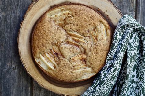 pear-olive-oil-cake-a-delicious-easy-go-to-cake-for image