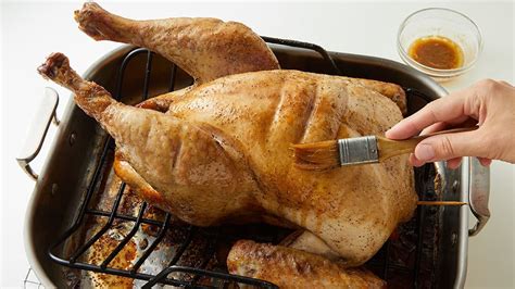 how-to-cook-the-perfect-turkey-bettycrockercom image