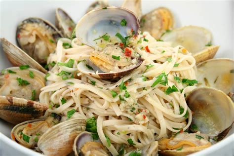 linguine-with-manila-clams-cucina-fresca image