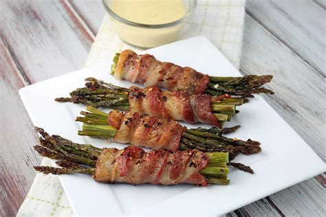 bacon-wrapped-asparagus-with-garlic-aioli-ruled-me image