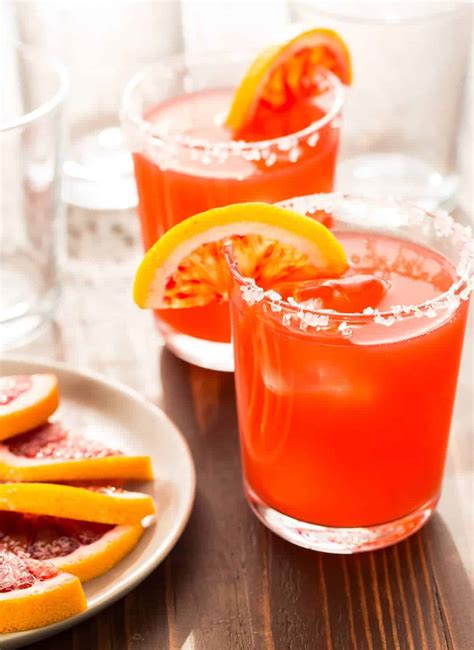 7-flavorful-recipes-for-fresh-margaritas-on-the-rocks image