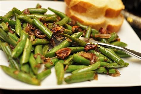green-beans-with-shallots-recipe-french image