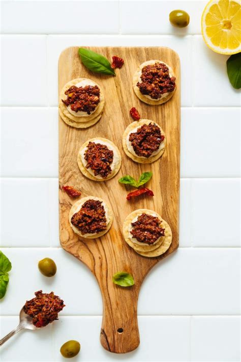 sun-dried-tomato-basil-olive-tapenade-5-minutes image