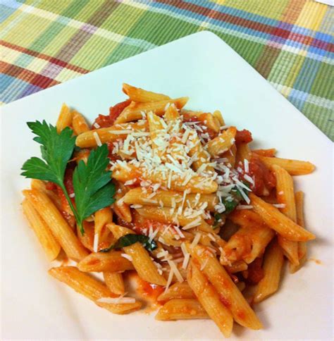 penne-with-vodka-sauce-eat-yourself-skinny image