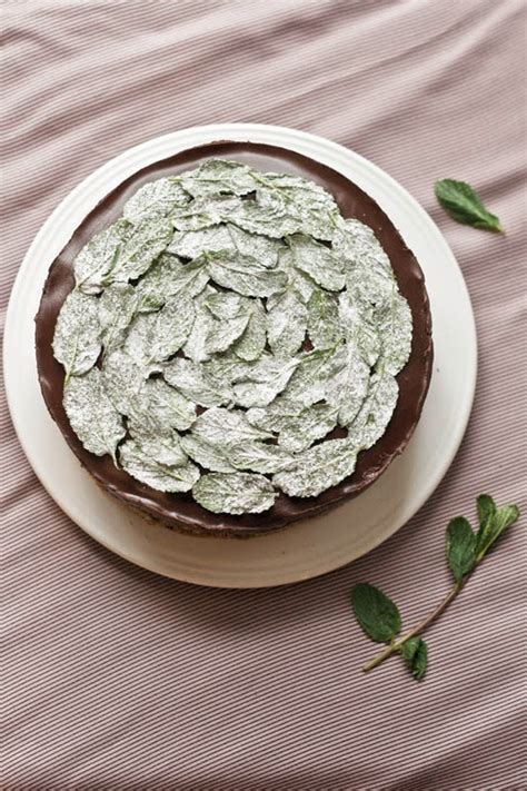 candied-mint-leaves-cooking-goals image