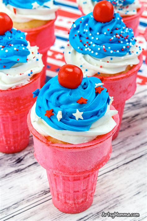 patriotic-ice-cream-cone-cupcakes-artsy-momma image