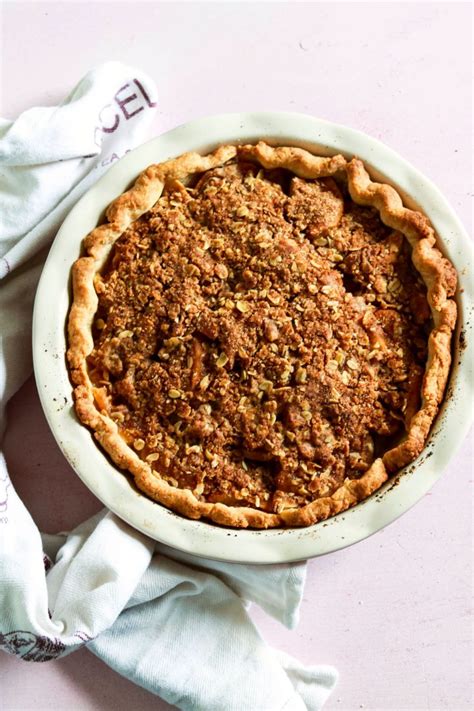 homemade-apple-pie-with-oatmeal-crumb-topping image