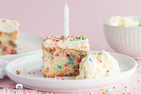 funfetti-birthday-cake-in-9x13-pan image