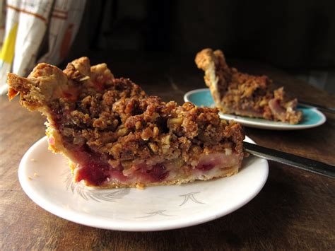 rustic-dessert-winter-fruit-pie-with-walnut-crumb image