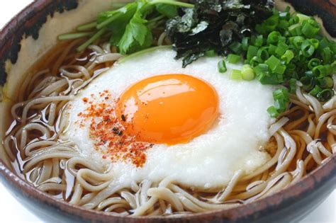 how-to-eat-japanese-soba-noodles-a-step-by-step-guide image