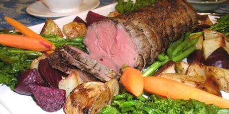 beef-tenderloin-with-cabernet-shallot-sauce-food image