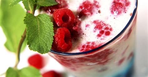 raspberry-milkshake-recipe-eat-smarter-usa image