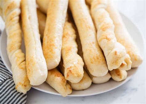 easy-breadstick-recipe-done-in-45-minutes-i-heart image