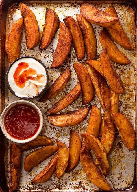 crunchy-seasoned-baked-potato-wedges image