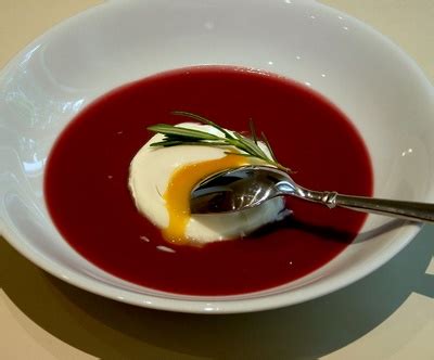 poached-eggs-in-a-red-wine-sauce-myfrenchkitchen image