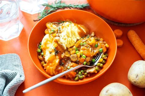 mixed-veggie-vegetarian-shepherds-pie-no-lentils image