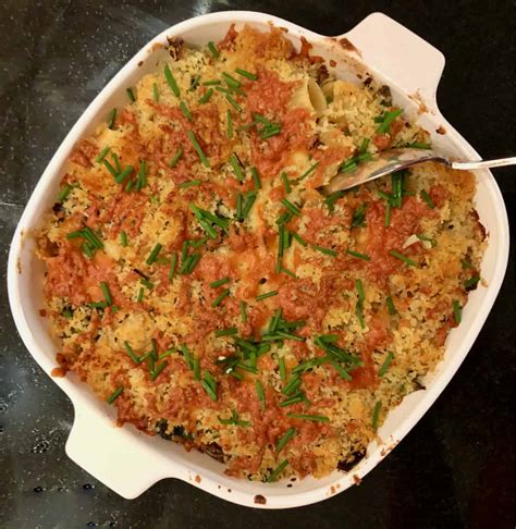 spicy-baked-pasta-with-cheddar-and-broccoli-c-h-e-w image