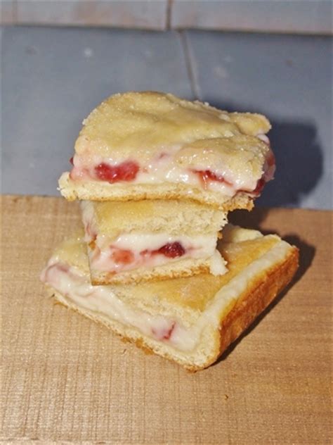 strawberry-cheese-cake-crescent-bars-kellis-kitchen image