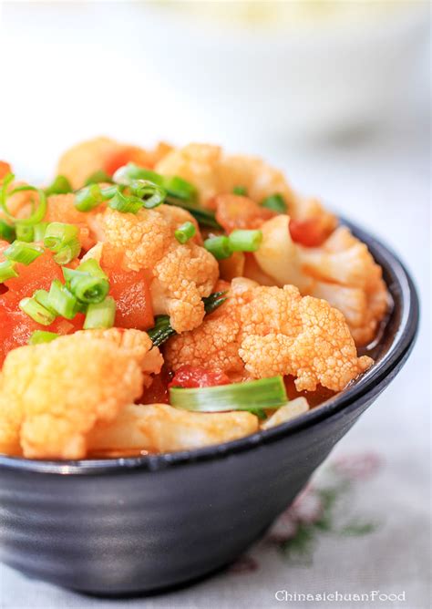 easy-cauliflower-stir-fired-with-tomatoes-china image