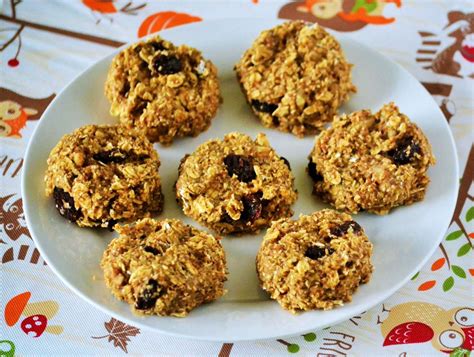 oatmeal-raisin-cookie image