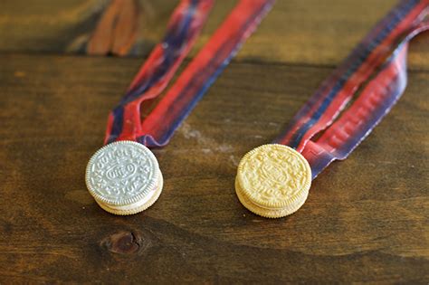 gold-medal-cookies-olympics-party-treats image