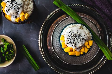 coconut-sticky-rice-with-mango-simply-suwanee image