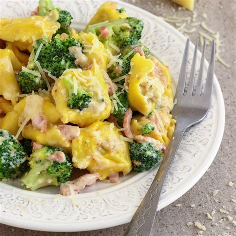 cheese-tortellini-pasta-with-broccoli-happy-foods-tube image