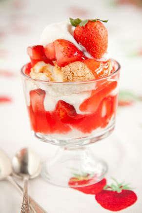 strawberry-shortcake-paula-deen image