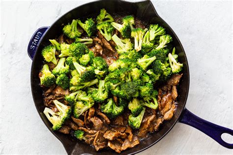 one-pan-beef-broccoli-recipe-momsdish image