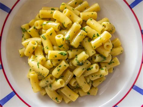 neapolitan-pasta-cacio-e-uova-recipe-serious-eats image