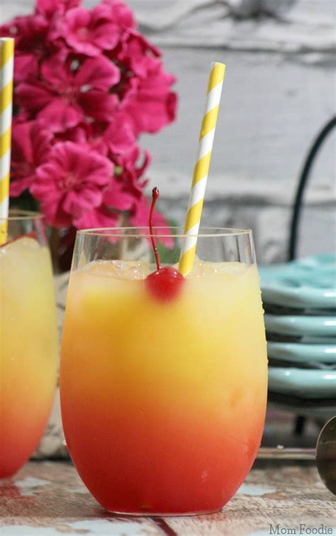 summer-breeze-cocktail-recipe-mom-foodie image