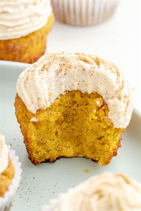 pumpkin-cupcakes-no-sugar-no-flour image