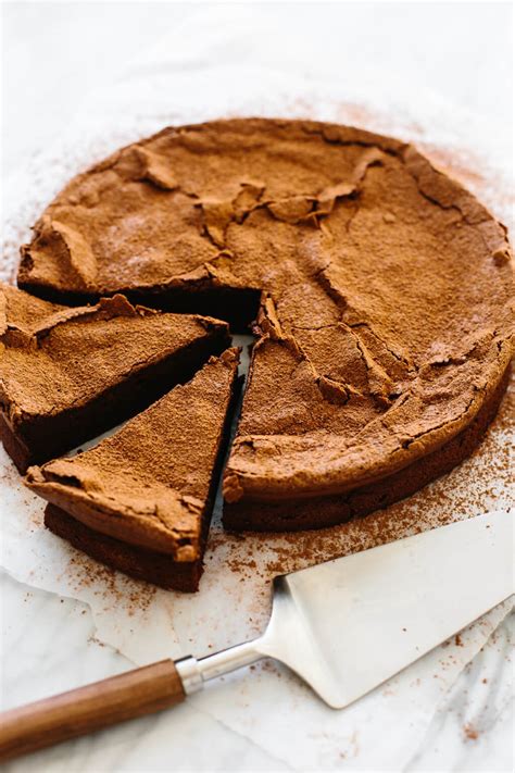 flourless-chocolate-cake-no-refined-sugar image