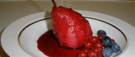 berry-poached-pears-flaminglacer-on-food image