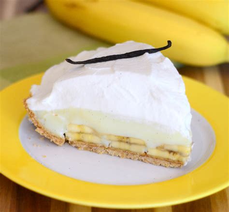 the-ultimate-vanilla-banana-cream-pie-baking-bites image