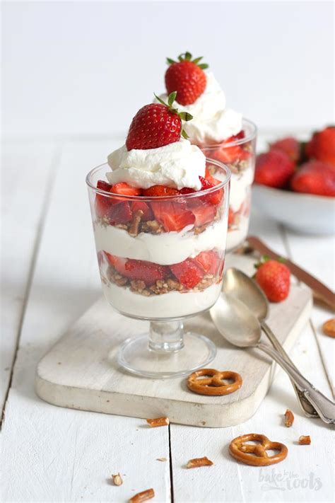 strawberry-pretzel-trifles-bake-to-the-roots image